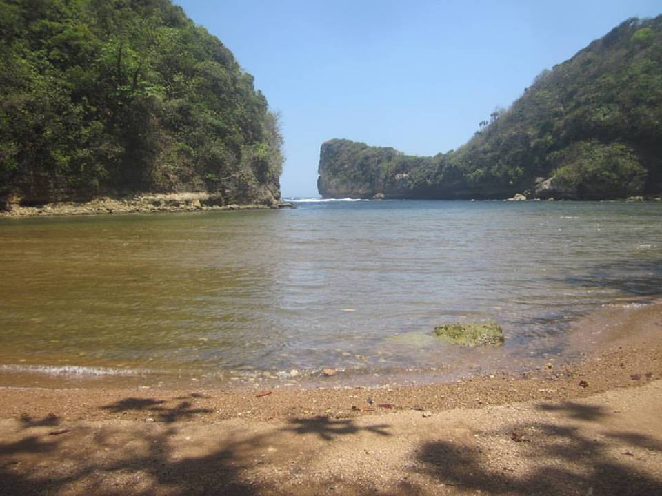 Tempat Memancing Near Me Pantai Nglurung, Berwisata Sambil Memancing Ikan - Tempat.me
